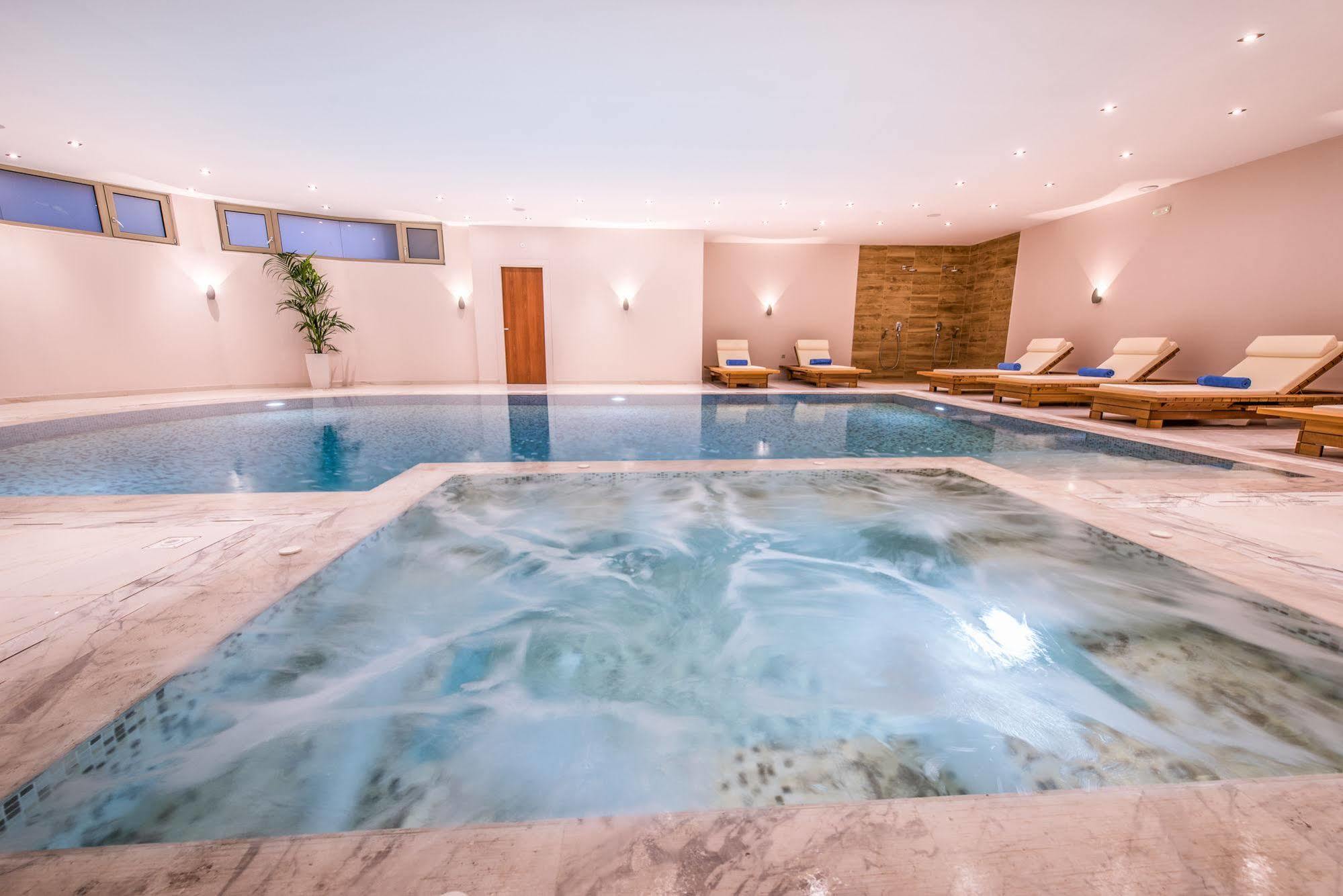 Hotel Azure & 5*